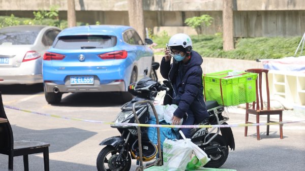 优秀炒股配资门户 网传马云明日回归阿里，本人回应；王健林所持3亿元股权被冻结；苹果开发全新专用芯片丨大公司动态