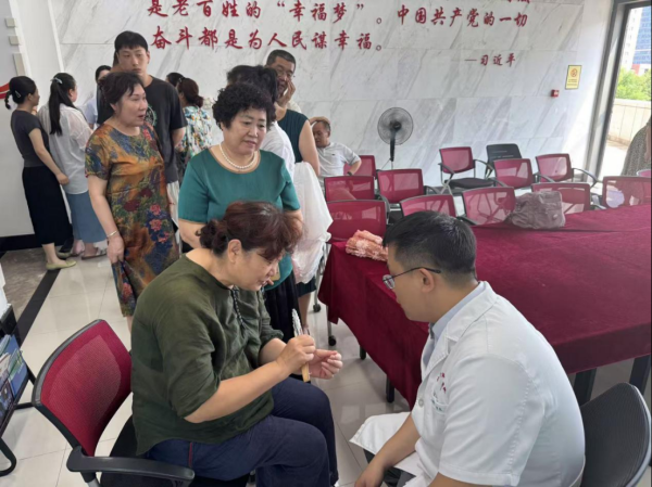配资网首 港湾社区携手医院开展皮肤肿瘤防治宣传